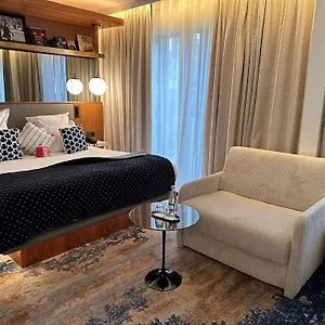 **** Hotel Card Francia